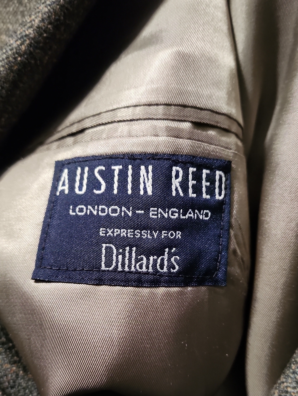 ๐ Austin Reed Plaid Two-Button Blazer ๐ - Picture 2 of 7
